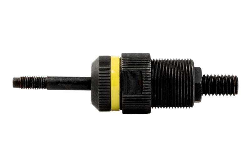 Werkzeugset mit verschiedenen Einnietmuttern und Handwerkzeugen für präzise Installationen.