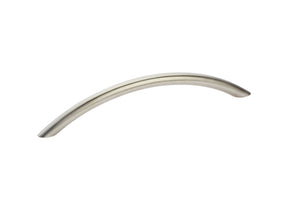Möbelgriff "Standard-GRF-SEGMBGN-A2" aus A2-Edelstahl mit mattem Finish und ergonomischer Form.
