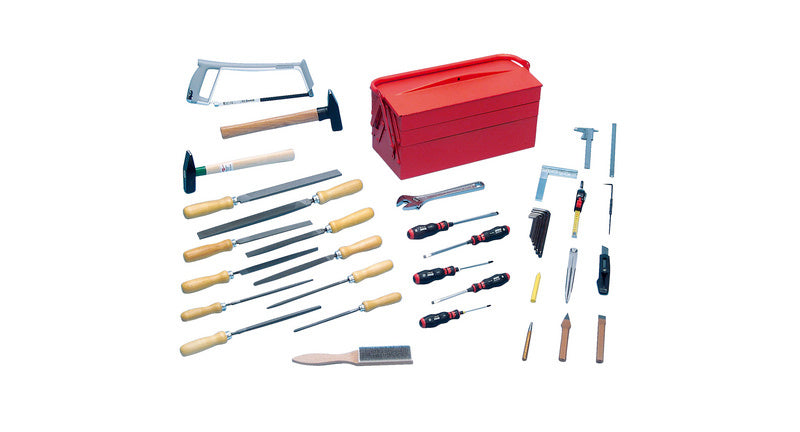 Set mit Metallwerkzeugen für junge Handwerker, einschließlich Schraubenzieher, Zange und Hammer.