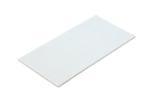 Eckige Möbelgleiter aus robustem Material, 2x2 cm, zum Schutz und leichten Verschieben von Möbeln.