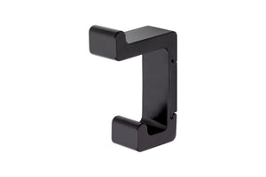Schlichter Kleiderhaken aus Metall mit klarer Linienführung und edler Oberfläche.