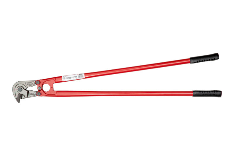 A 900mm Baustmatts hand tool with a sturdy handle and durable construction.