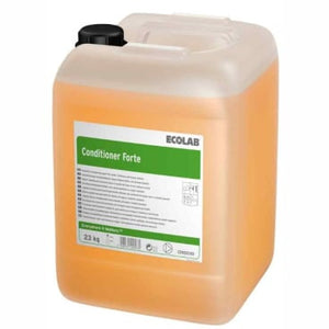Ecolab Conditioner Forte PF, 23kg Kanister mit orangefarbener Flüssigkeit.