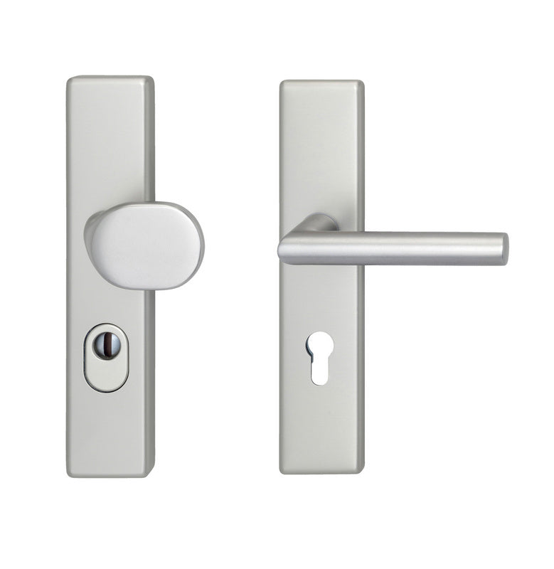 Weißer Schutzbeschlag aus Aluminium Modell SBS-ALU-S45-ES1-WE-ZA für Türen und Fenster.