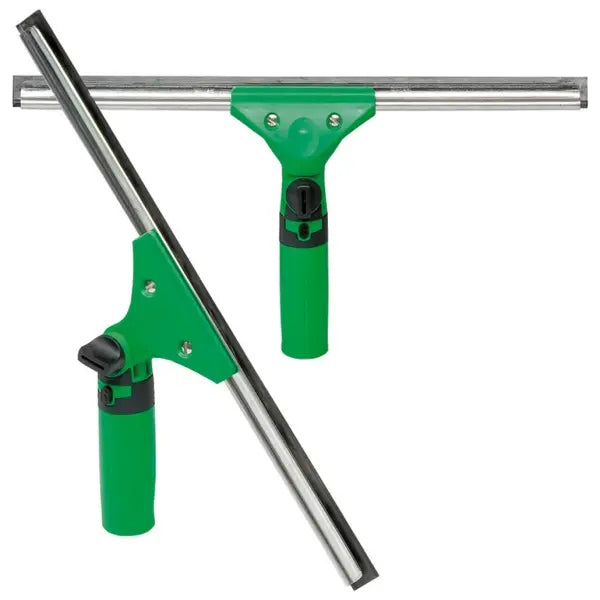 Zwei Fensterwischer mit grünen Griffen und Stahlklingen auf weißem Hintergrund.