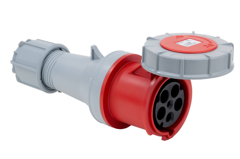 Roter 5-poliger CEE-Stecker mit IP67 Schutz, 400V und 63A für zuverlässige Stromversorgung.