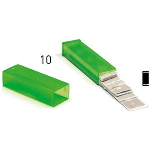 Grüne Hülle mit 10 Ersatzklingen für präzises Schneiden.