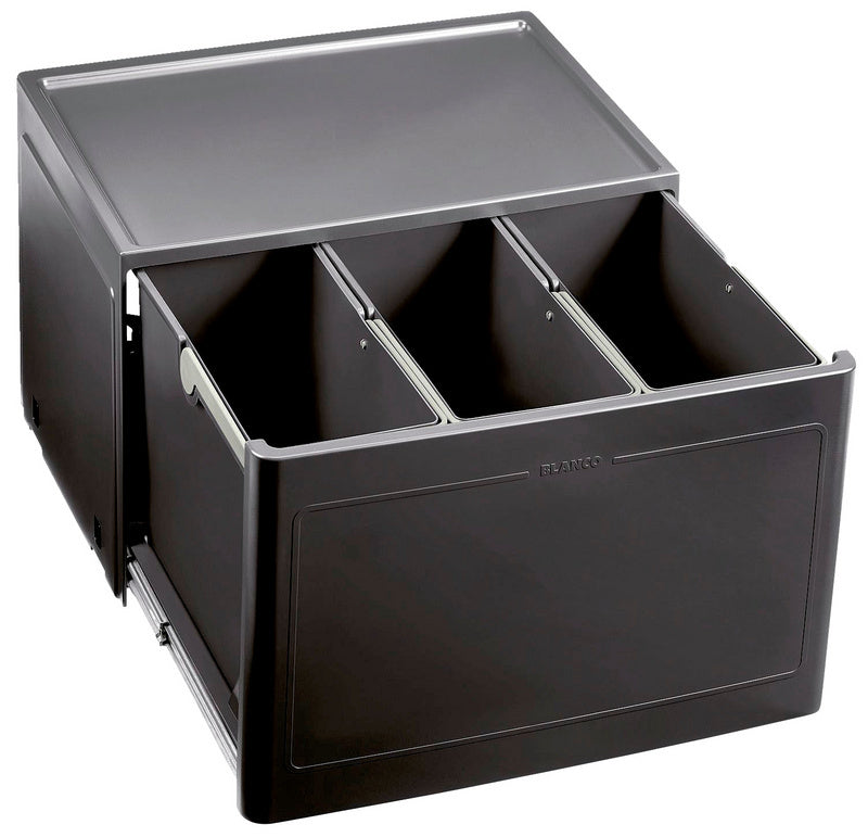 Mülltrennsystem mit mehreren Fächern für die einfache Abfalltrennung in der Küche.