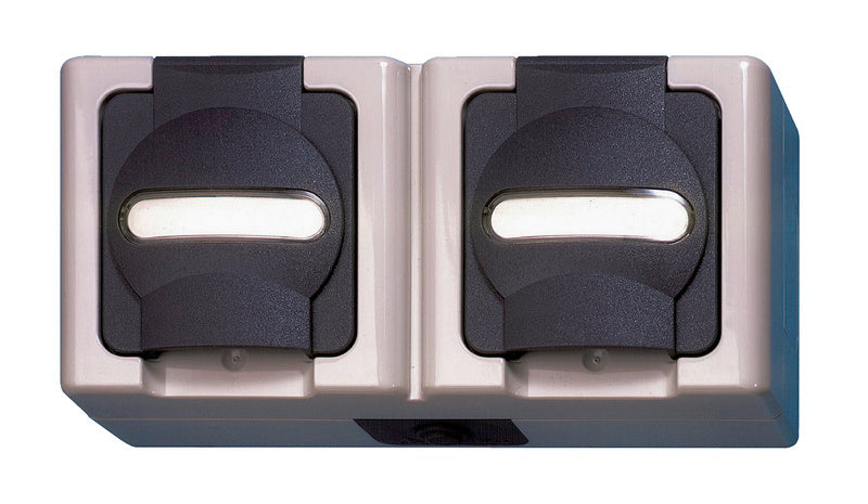 Graue waagerechte Steckdose STEDO-AP-DP 16A 250V für elektrische Installationen.