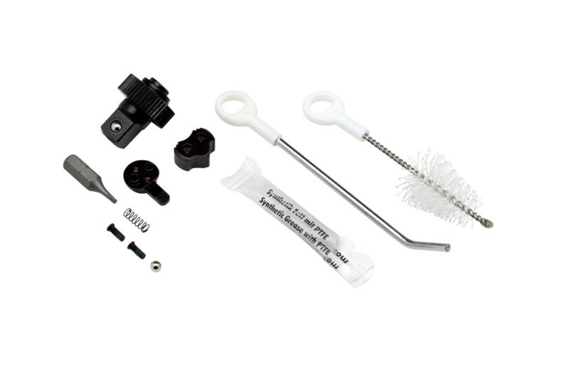 Wartungs Set Knarre 45872 mit Schmierstoff, Reinigungsspray und Reinigungstüchern für Werkzeuge.