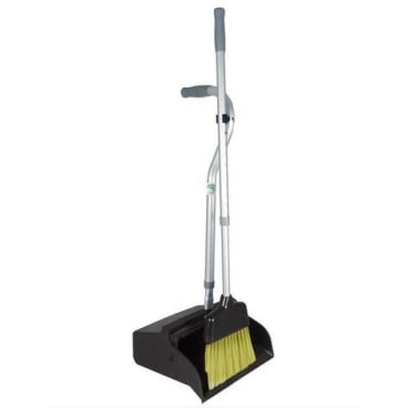Ergo Kehrschaufel mit Teleskopgriff und Besen.