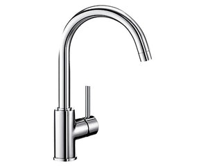 Küchenarmatur in Chrom mit schwenkbarem Auslauf und ergonomischer Bedienung.