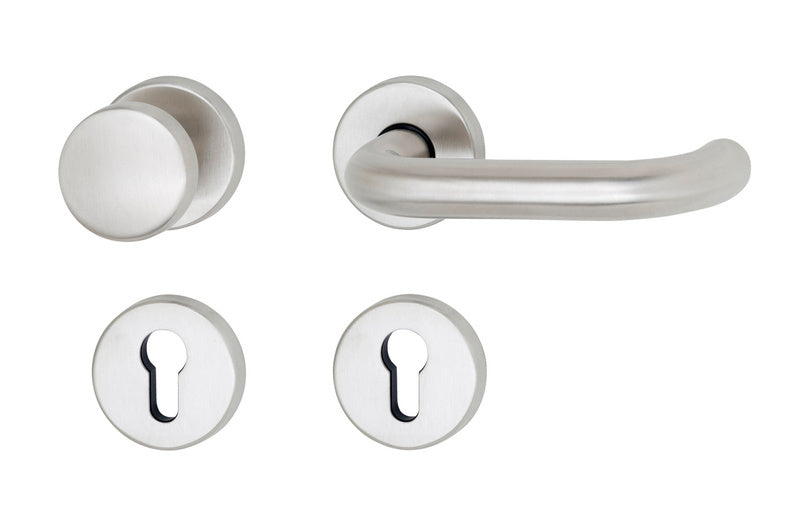 Edelstahl-Türdrücker mit ergonomischer Form und CLICK WE-Technologie für einfache Montage.