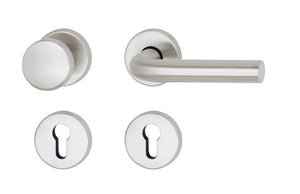 Edelstahl-Türdrücker TD-A2-A303-CLICK-WE mit modernem Design und ergonomischem Griff.