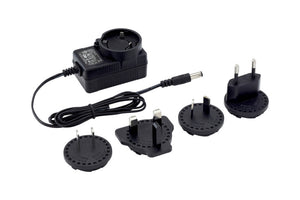 Schweißerhelm mit integriertem Gebläsefiltergerät und großem Sichtglas für optimalen Schutz.