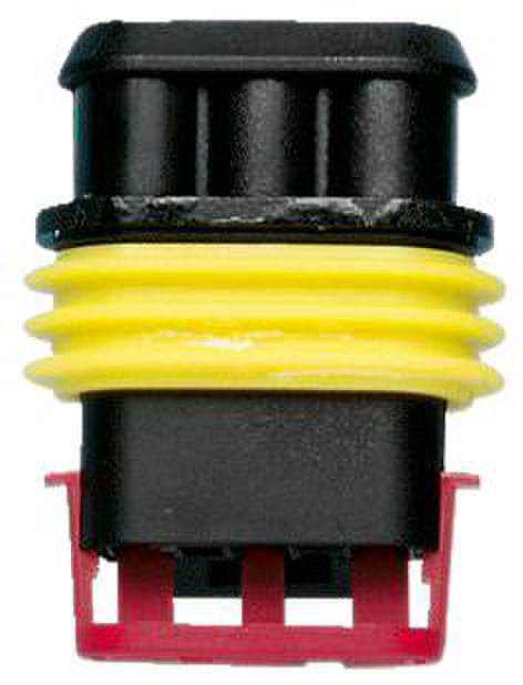 Drei weiße BUGEHAEU-WADI-3FACH VP 10 Einheiten Steckdosenleisten nebeneinander angeordnet