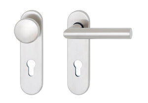 Edelstahl-Türdrücker TD-A2-A505-WE-K mit ergonomischem Griff und glatter, hygienischer Oberfläche.