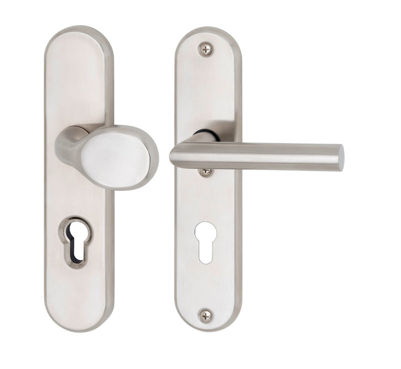 Schutzbeschlag aus Edelstahl A2 mit modernem Design für Türen und Fenster, korrosionsbeständig.