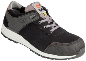 Schwarzer Sicherheitshalbschuh S3L mit rutschfester Sohle und verstärkter Zehenschutzkappe.