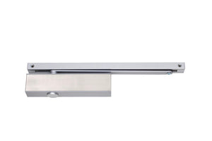 Silberne Türschließer-Gleitschiene aus Aluminium mit modernem Design und robustem Gleitsystem.