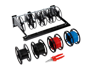 Fahrzeugleitung FLRY Sortiment mit verschiedenen Kabeltypen auf einer Abrollvorrichtung.