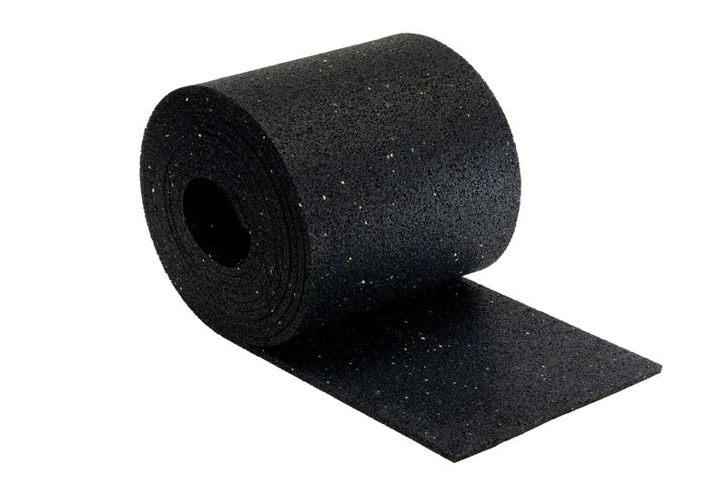 Schwarze Antirutschmatte aus Granulat, 5000x250x8mm, für sichere Arbeitsbereiche.