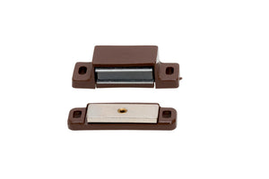 Schnäpper-Schrankinnenausstattung aus robustem Material für flexible und ordentliche Werkzeugaufbewahrung.