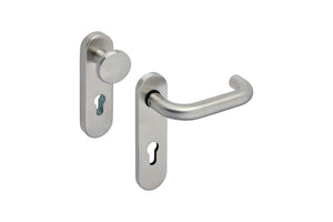 Edelstahl Schutzbeschlag SBS A2 S22/FS mit korrosionsbeständiger Oberfläche und modernem Design.