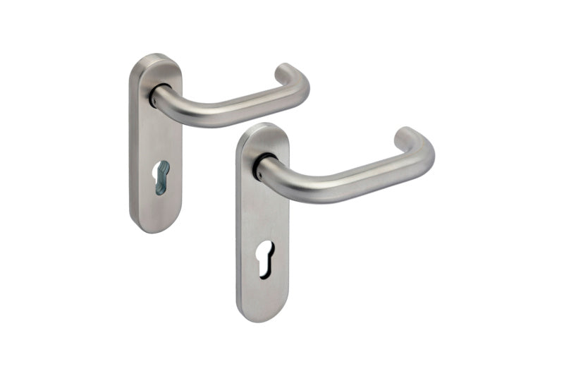 Edelstahl Schutzbeschlag SBS A2 S22/FS mit korrosionsbeständiger Oberfläche und modernem Design.