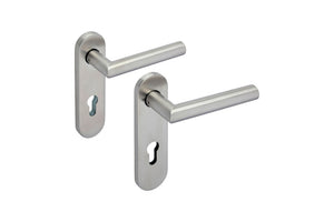 Edelstahl-Schutzbeschlag mit korrosionsbeständiger Oberfläche für Türen und Fenster.