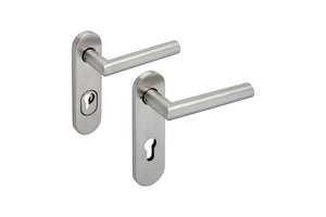 Edelstahl-Schutzbeschlag mit korrosionsbeständiger Beschichtung und handlichem Design.