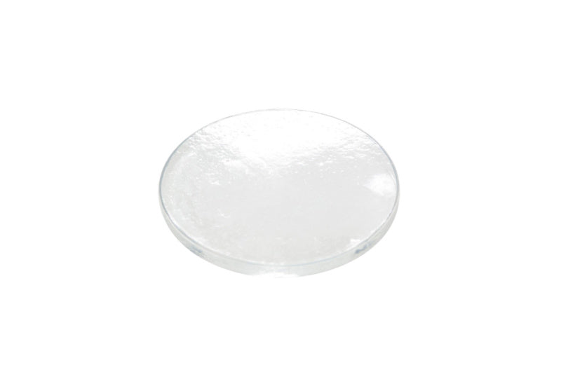 Fünf Scheibenreparatur-Pads aus flexiblem Material für die Reparatur von Glasschäden.