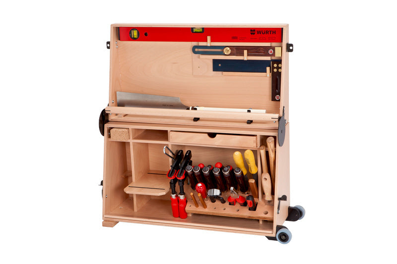 Werkzeugsortiment in einem robusten Koffer mit verschiedenen Handwerkzeugen für vielseitige Projekte.