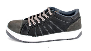 Graue Sicherheitshalbschuhe aus Leder mit stoßfester Zehenschutzkappe und rutschfester Sohle.