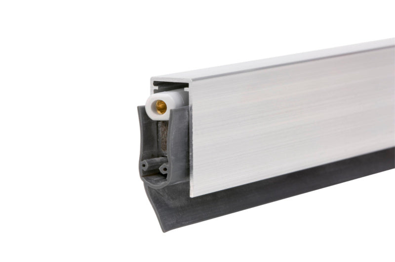 Automatische Türabdichtung in L835MM, robust und wetterfest, ideal für verschiedene Türgrößen.