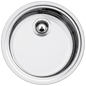 Glatt Oberfläche Küchenspüle mit Ablauf, rechteckig und schlicht im modernen Design.