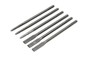 Set von Meißeln in verschiedenen Formen und Größen, ideal für Holz, Stein und Metall.