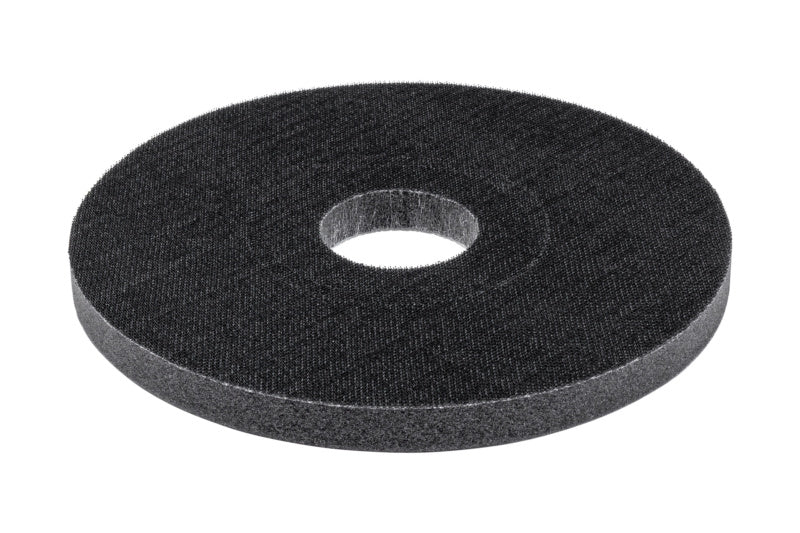 Schleif- und Poliermaschine mit KLETTADAPT-SUPERSOFT-Aufsatz für verschiedene Oberflächen.