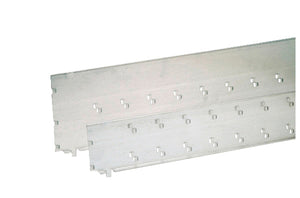 Fachbodenregal Zubehör-Set mit robusten Komponenten zur Anpassung und Stabilisierung von Regalen.