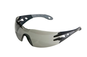 Graue Vollsichtbrille SHTZBRIL mit seitlichen Sichtverglasungen und verstellbaren elastischen Bändern.