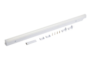 LED-Leuchte in neutraler Lichtfarbe, 1471 mm lang, geeignet für Decken- oder Wandmontage.