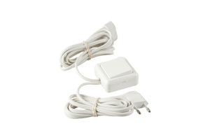 Weißer Schaltmechanik-Aufbau mit einer Einheit und robustem, modernem Design.