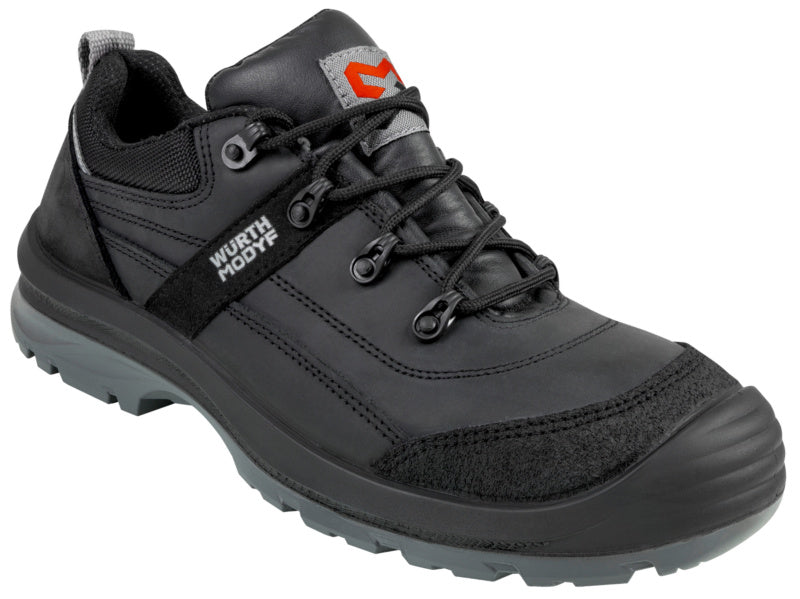 Schwarzer Sicherheitshalbschuh S3L mit durchtrittsicherer Stahlsohle und rutschfester Sohle.