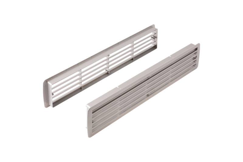Robuste Zimmertür mit integrierten Lüftungsgittern für optimale Luftzirkulation und modernes Design.