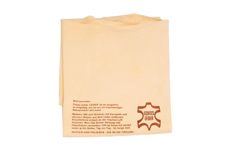 Weiches Putzleder aus Felleder in Größe 70x45 cm für schonende Fahrzeug- und Oberflächenreinigung.