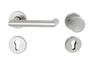 Edelstahl-Türdrücker für Brandschutz- und Paniktüren mit FS-CLICK-Montagesystem.