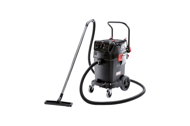 Nass- und Trockensauger Elektro mit ergonomischem Griff und abwaschbarem HEPA-Filter.