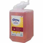 Kleenex Joy Duftschaumseife Rosa 1L Flasche mit zartem Schaum und dermatologisch getesteter Formel in handlicher Pumpflasche