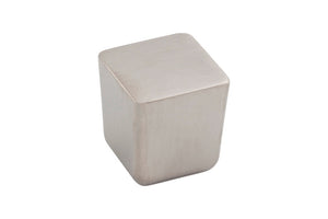 Möbelknopf-KNPF-DESIGN in elegantem Design mit glänzender Oberfläche für Möbelstücke.