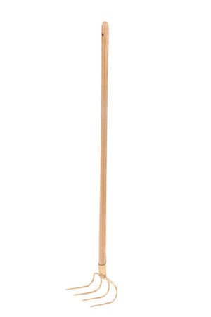 Gartenhacke GARTHACK mit ergonomischem Griff und scharfer Klinge für effiziente Gartenarbeit.